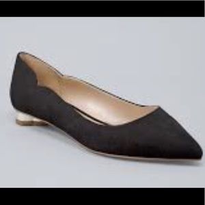 WHITE HOUSE BLACK MARKET FLATS